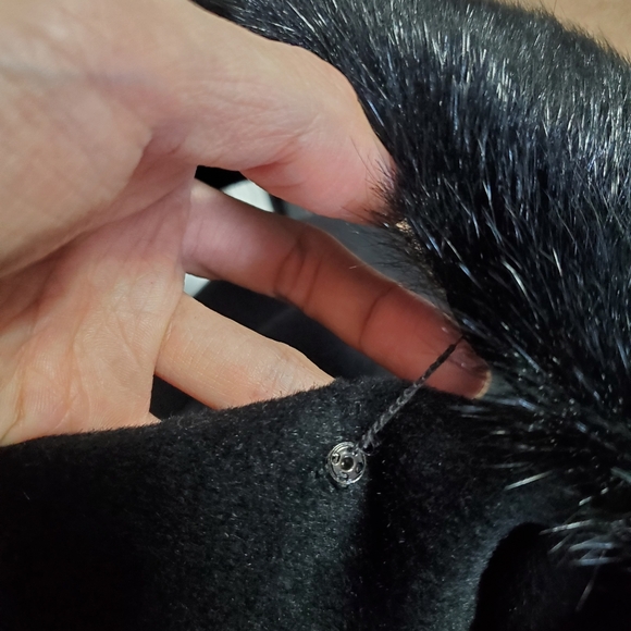 Vintage Black Coat with Fur Collar and Chinese Motif Lining - Picture 15 of 16